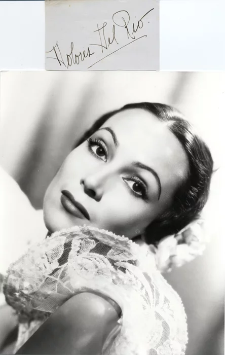 Dolores Del Rio autograph