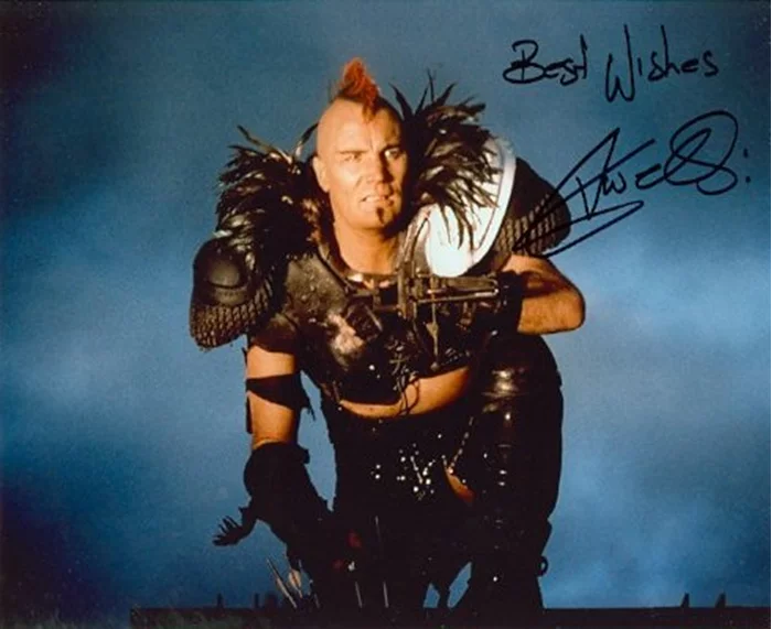 Vernon Wells autograph