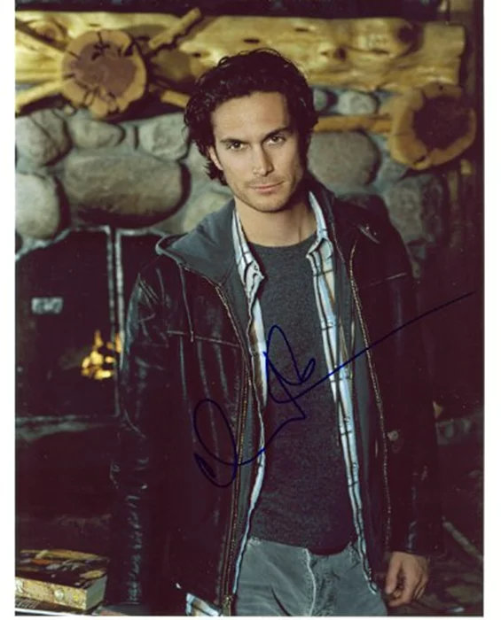 Oliver Hudson autograph