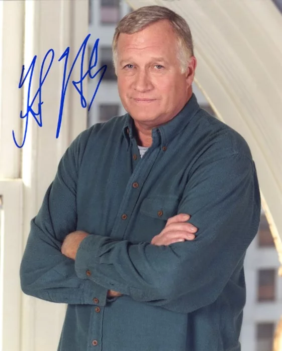 Ken Howard autograph