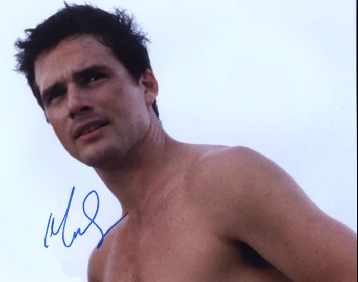 Matthew Settle autograph
