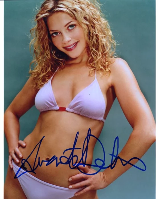 Amanda Detmer autograph