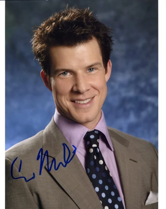 Eric Mabius autograph