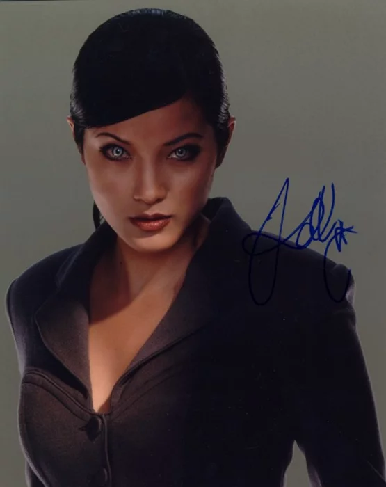 Kelly Hu autograph