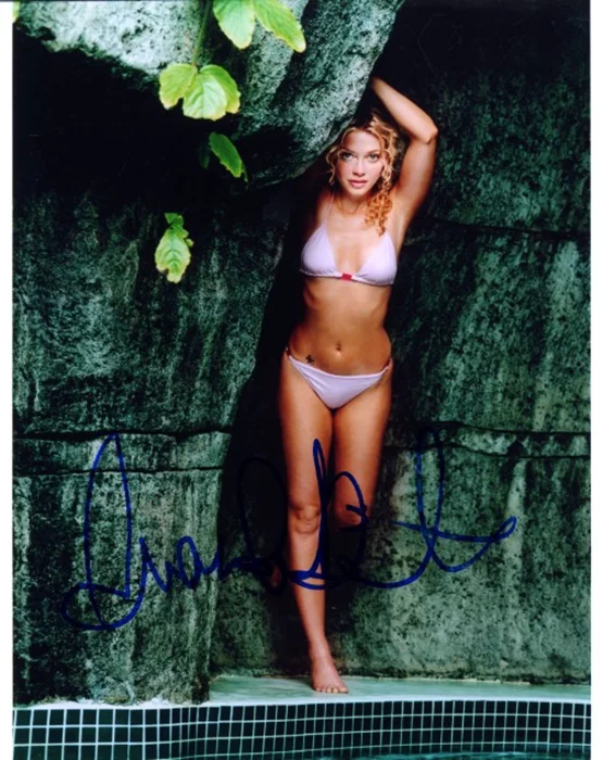Amanda Detmer autograph