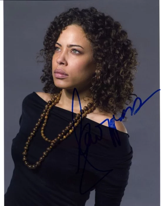 Tawny Cypress autograph