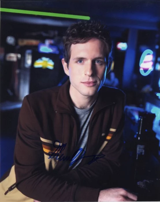 Glenn Howerton autograph