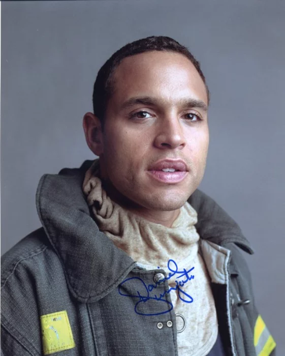 Daniel Sunjata autograph