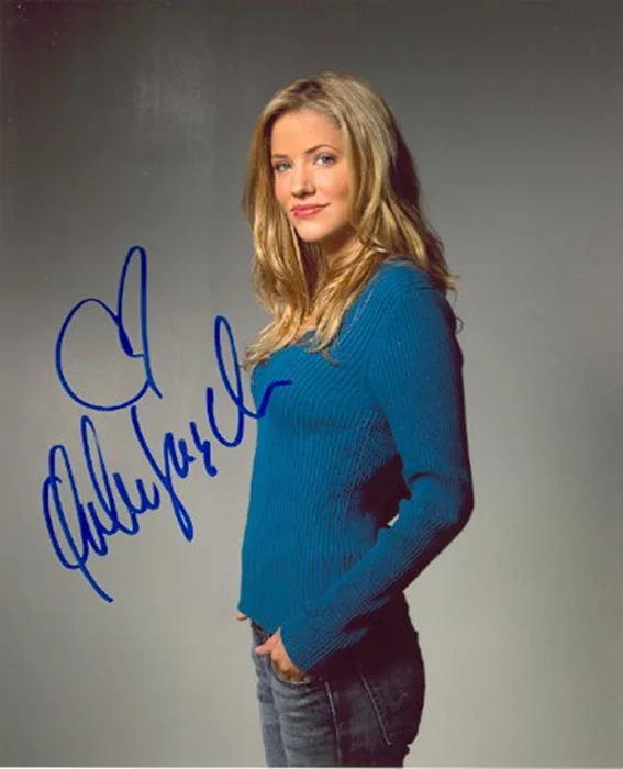 Julie Gonzalo autograph