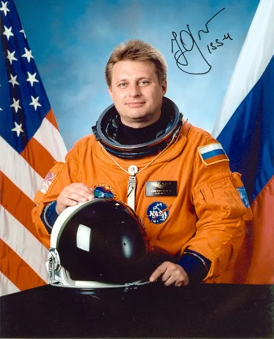 Yuri Onufriyenko autograph