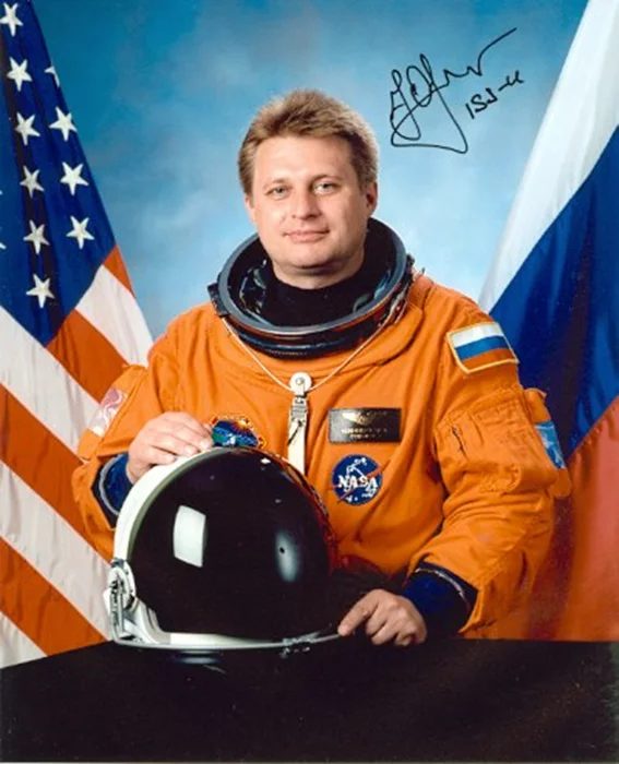 Yuri Onufriyenko autograph