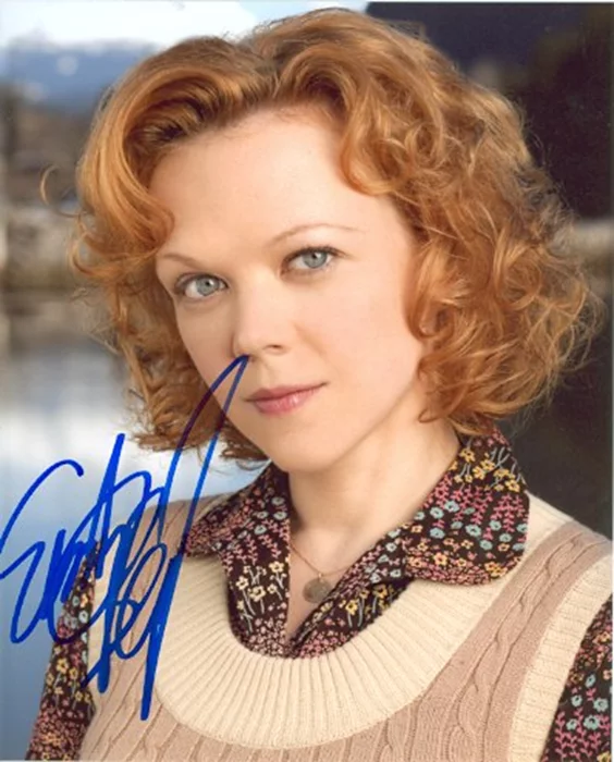Emily Bergl autograph