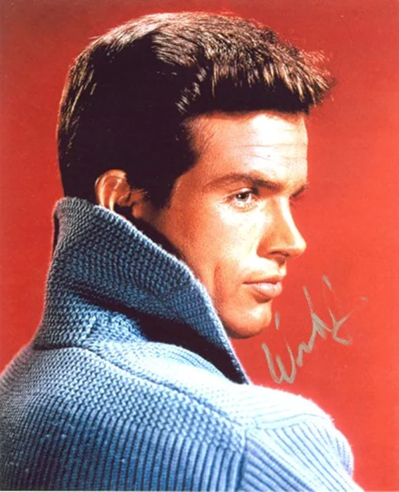 Warren Beatty autograph