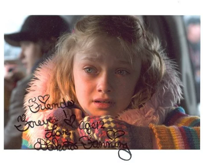 Dakota Fanning autograph