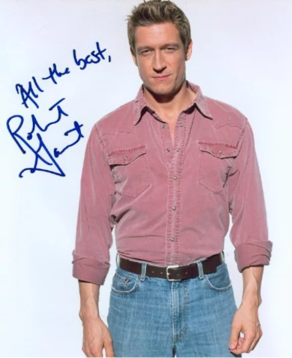 Robert Gant autograph