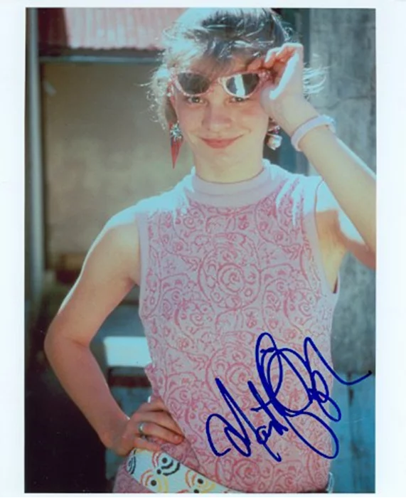 Martha Plimpton autograph