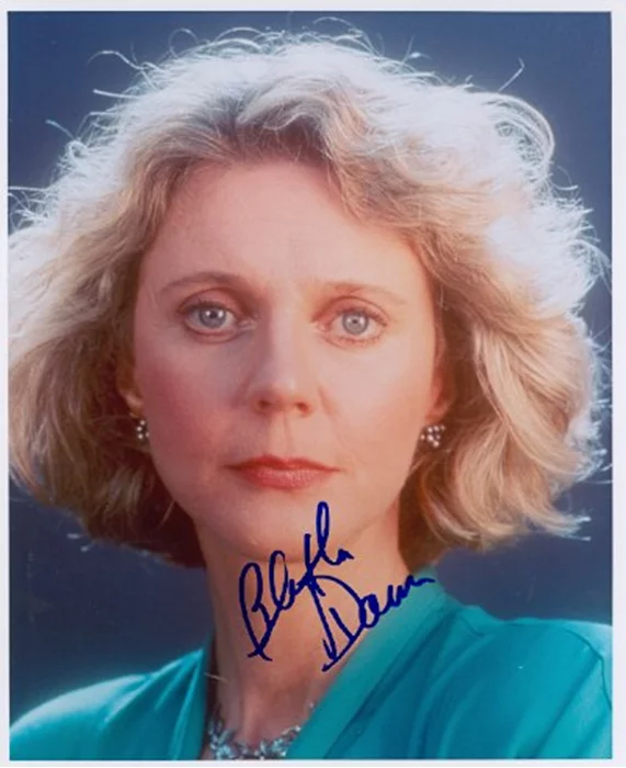 Blythe Danner autograph