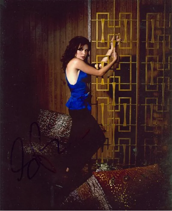 Sophia Bush autograph
