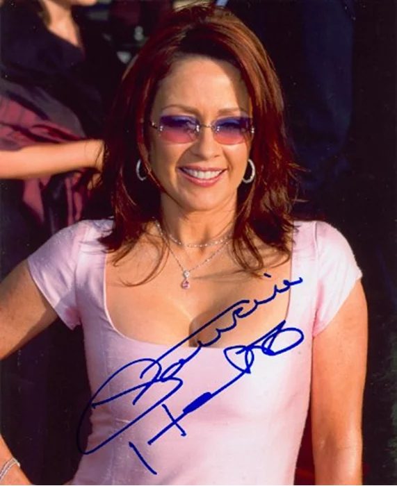 Patricia Heaton autograph
