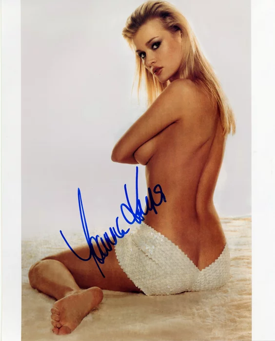Joanna Krupa autograph