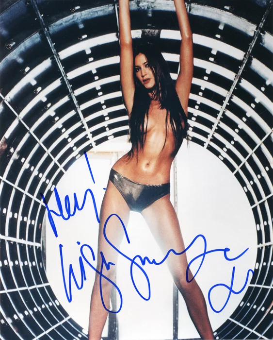 Lisa Snowden autograph