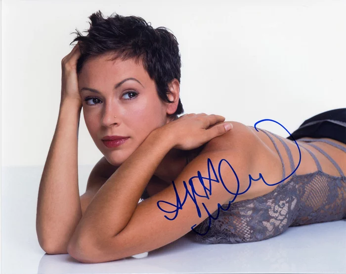 Alyssa Milano autograph