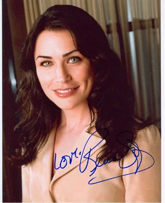 Rena Sofer autograph