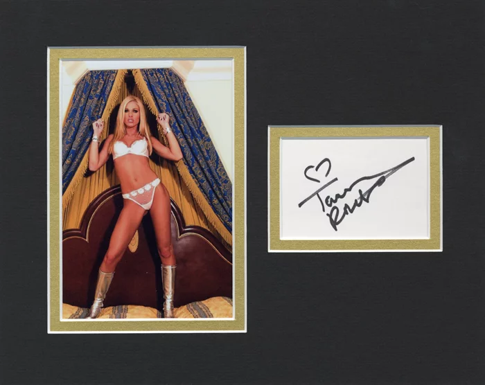 Tawny Roberts autograph