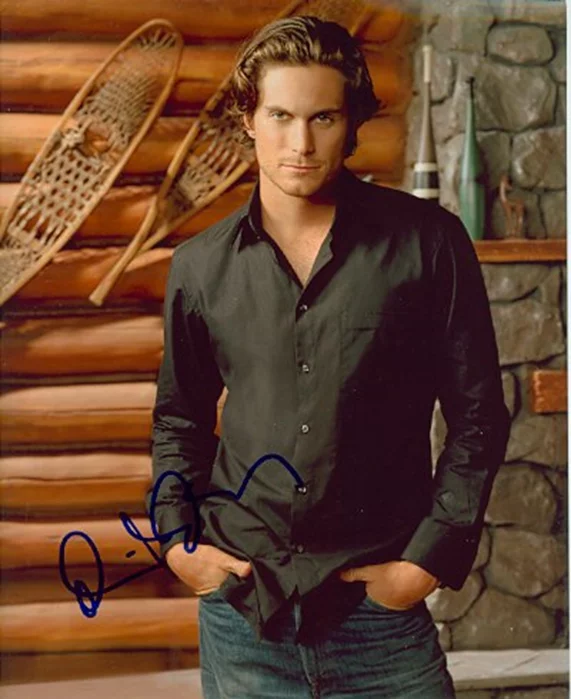 Oliver Hudson autograph