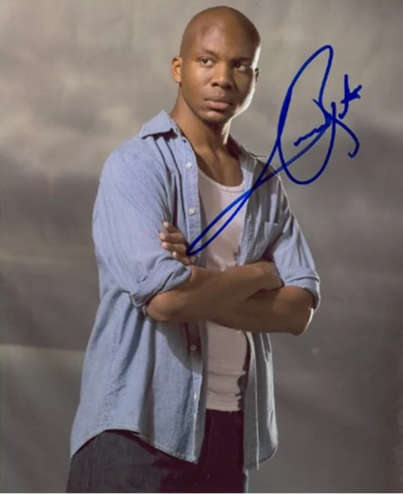 Leonard Roberts autograph