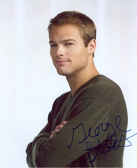 George Stults autograph