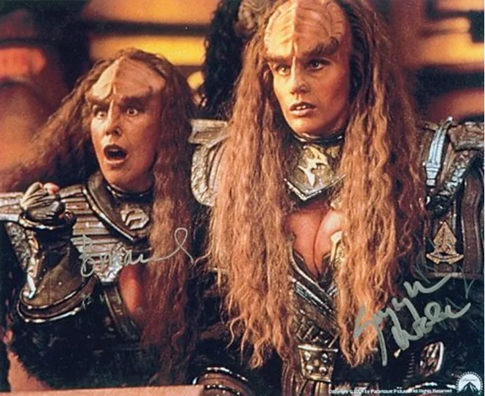 The Duras Sisters autograph