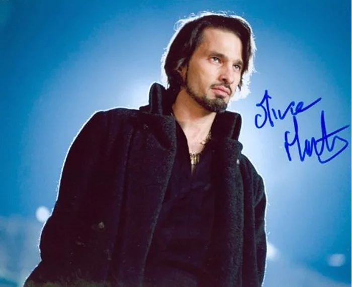 Olivier Martinez autograph
