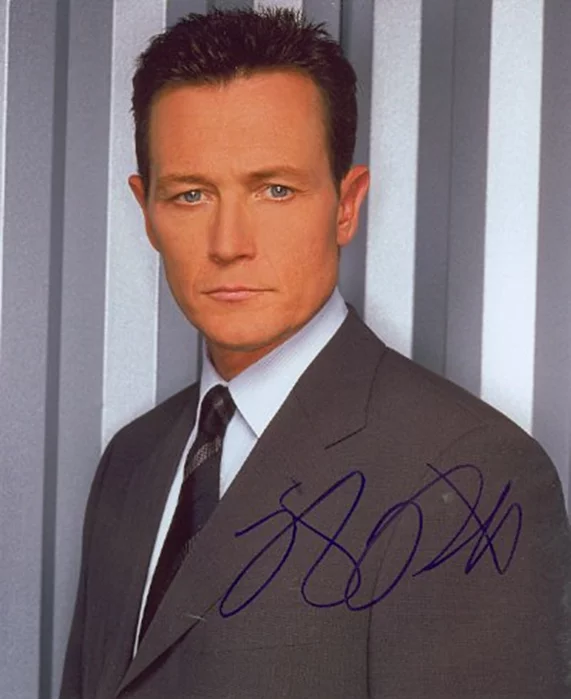 Robert Patrick autograph