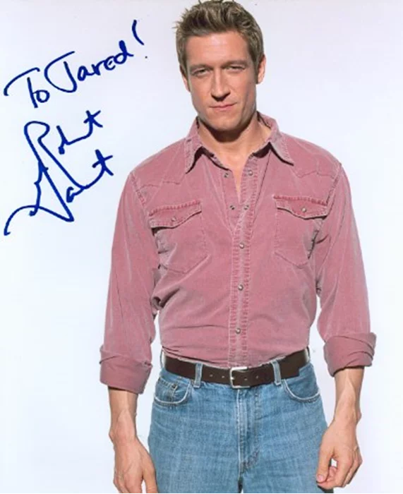 Robert Gant autograph