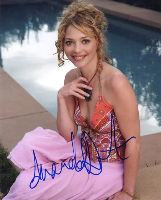 Amanda Detmer autograph