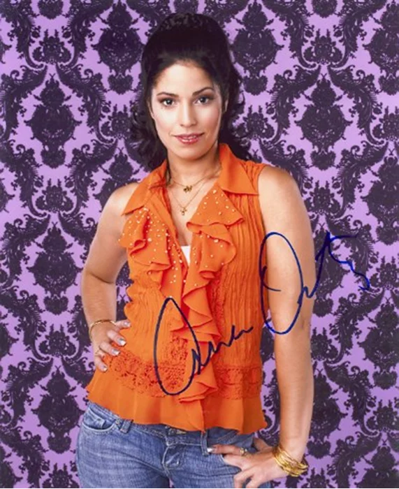 Ana Ortiz autograph