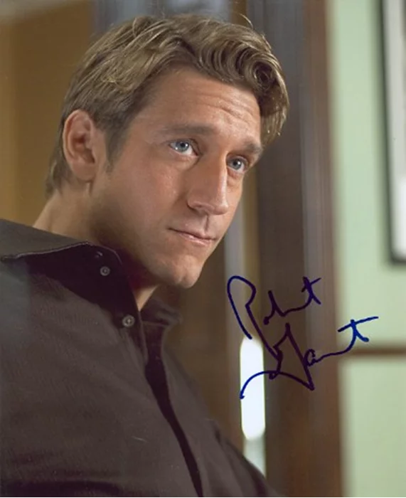 Robert Gant autograph