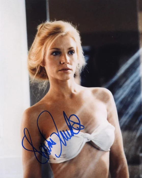 Shannon Tweed autograph