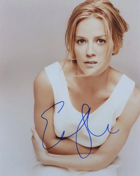 Elisabeth Shue autograph