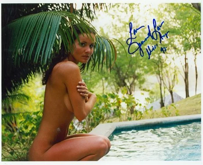 Jennifer Lavoie autograph