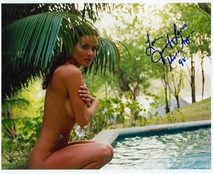 Jennifer Lavoie autograph