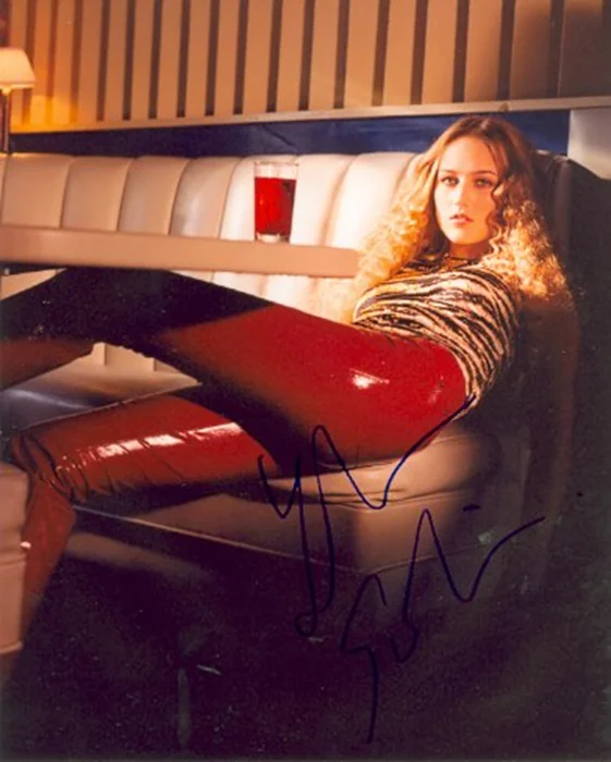 Leelee Sobieski autograph