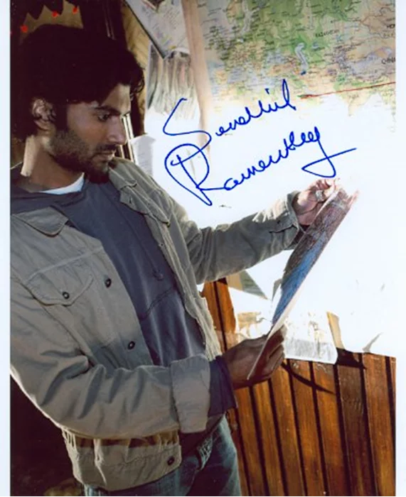 Sendhil Ramamurthy autograph