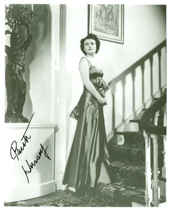 Ruth Hussey autograph