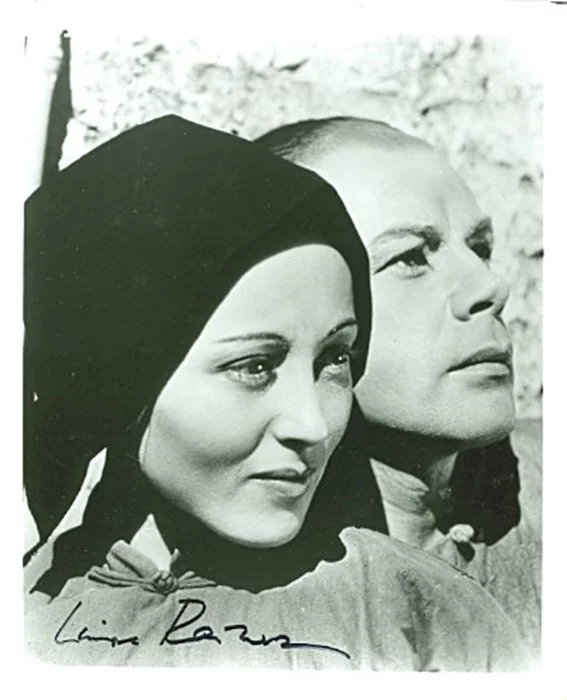 Luise Rainer autograph