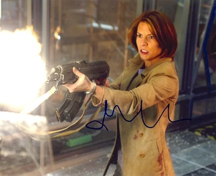 Claire Danes autograph