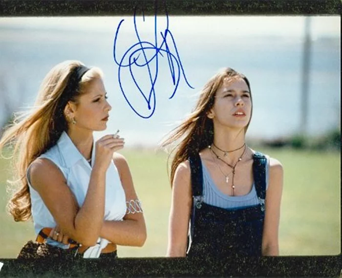 Jennifer Love Hewitt autograph