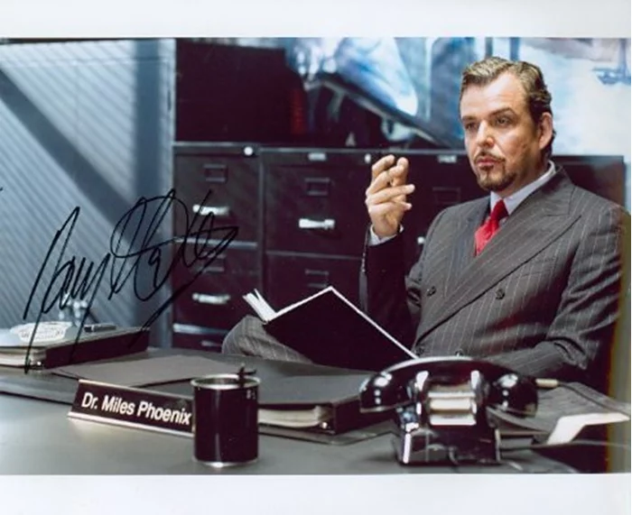 Danny Huston autograph