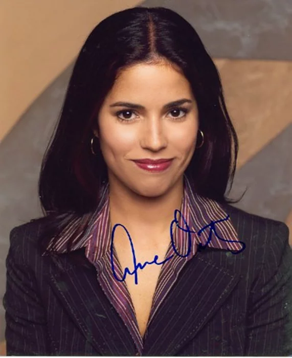 Ana Ortiz autograph